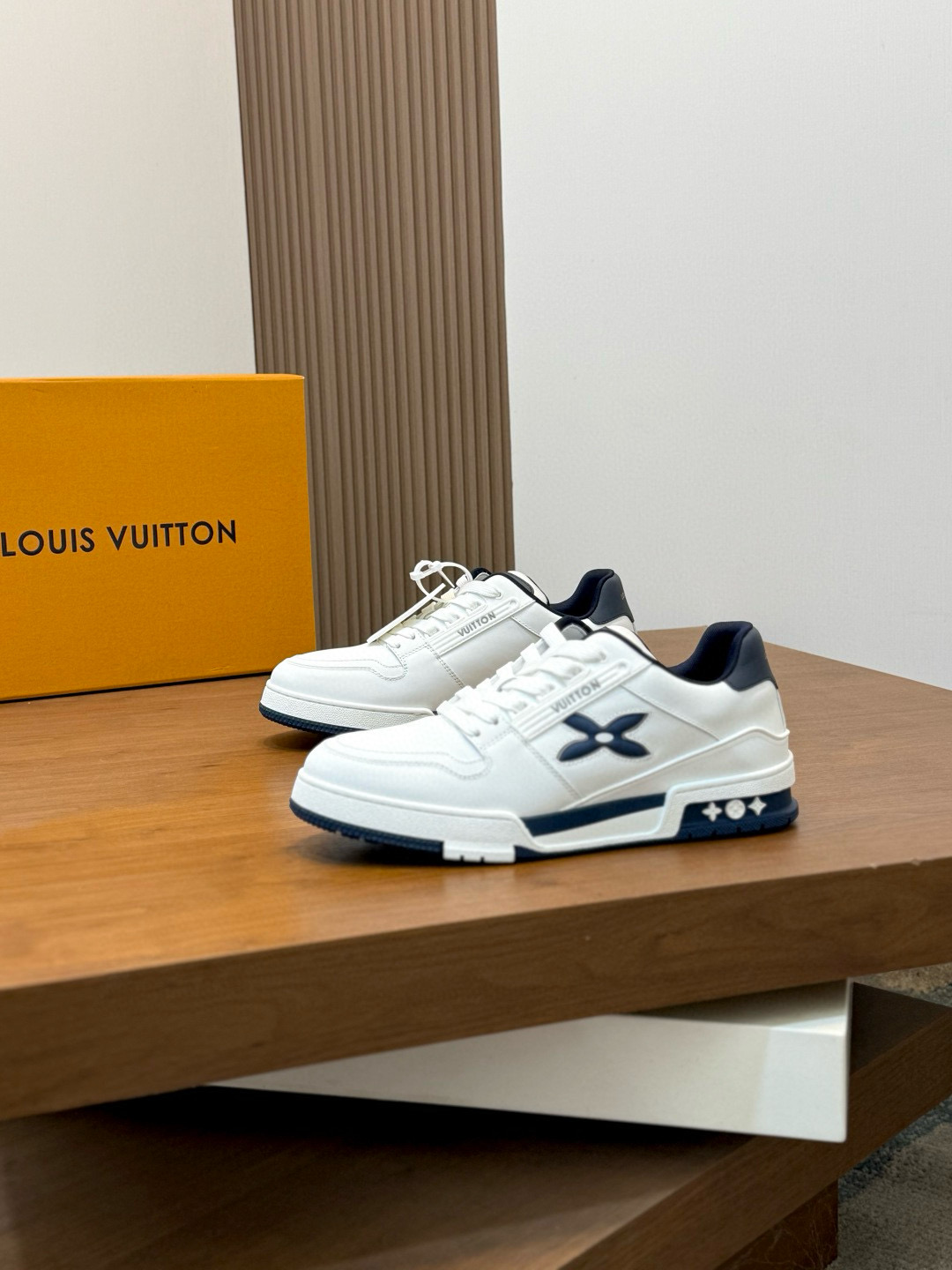 루이비통 Louis Vuitton 스니커즈