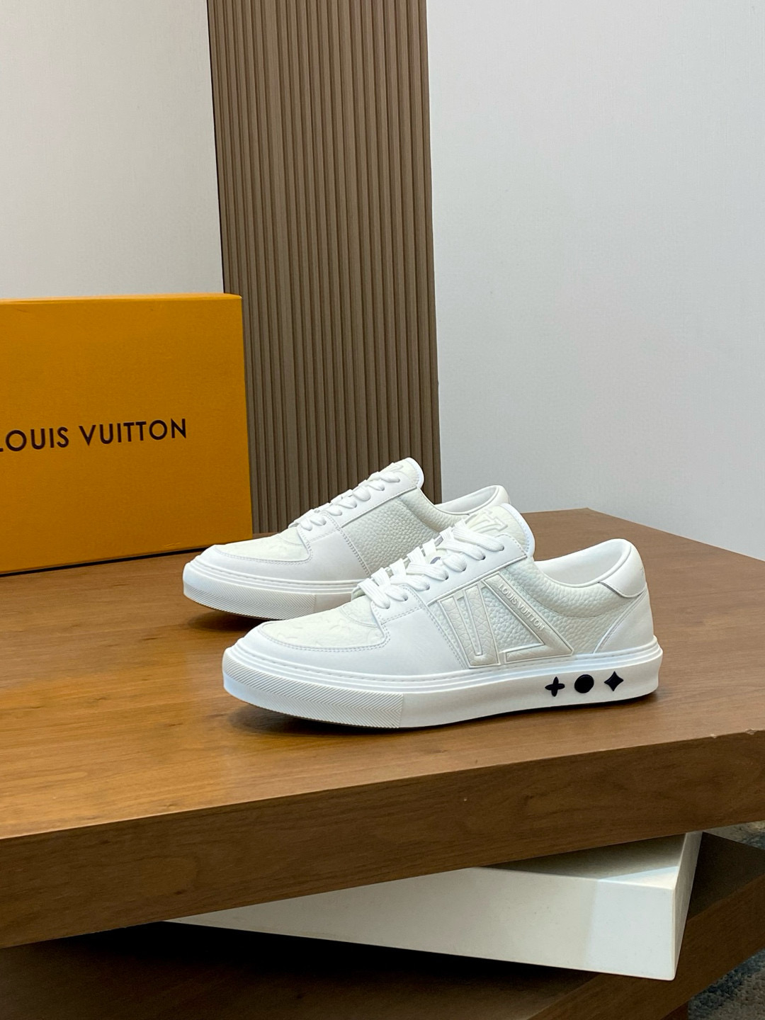 루이비통 Louis Vuitton 스니커즈