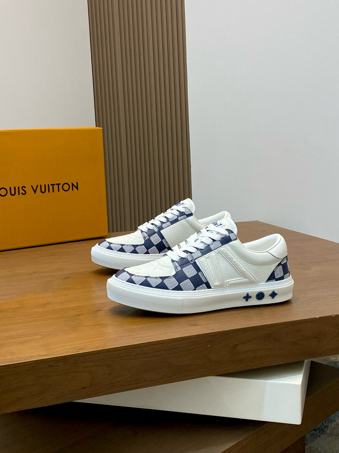 루이비통 Louis Vuitton 스니커즈