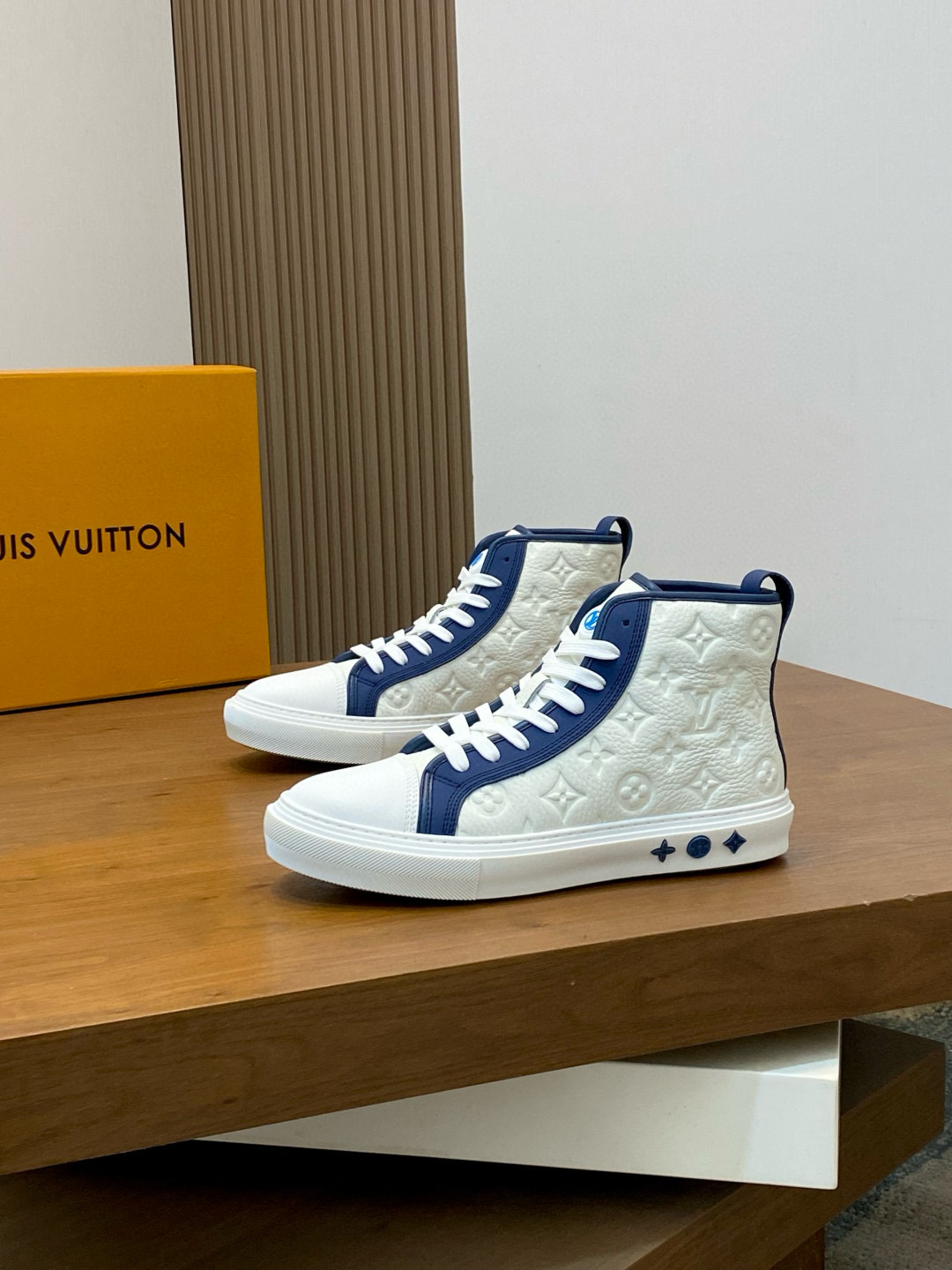 루이비통 Louis Vuitton 스니커즈