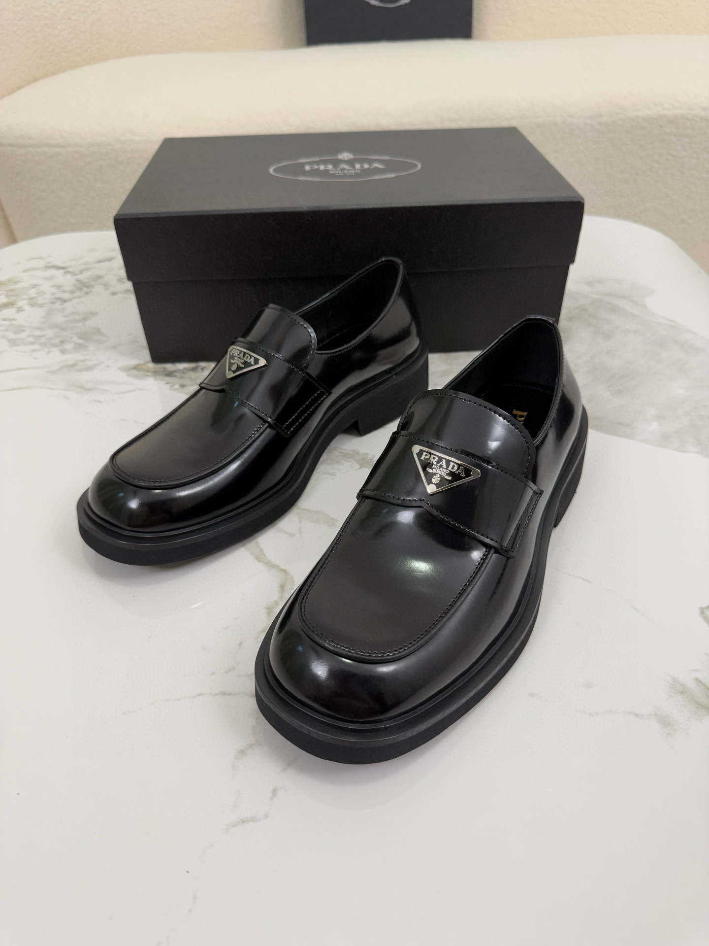 프라다 Prada 로퍼 슈즈