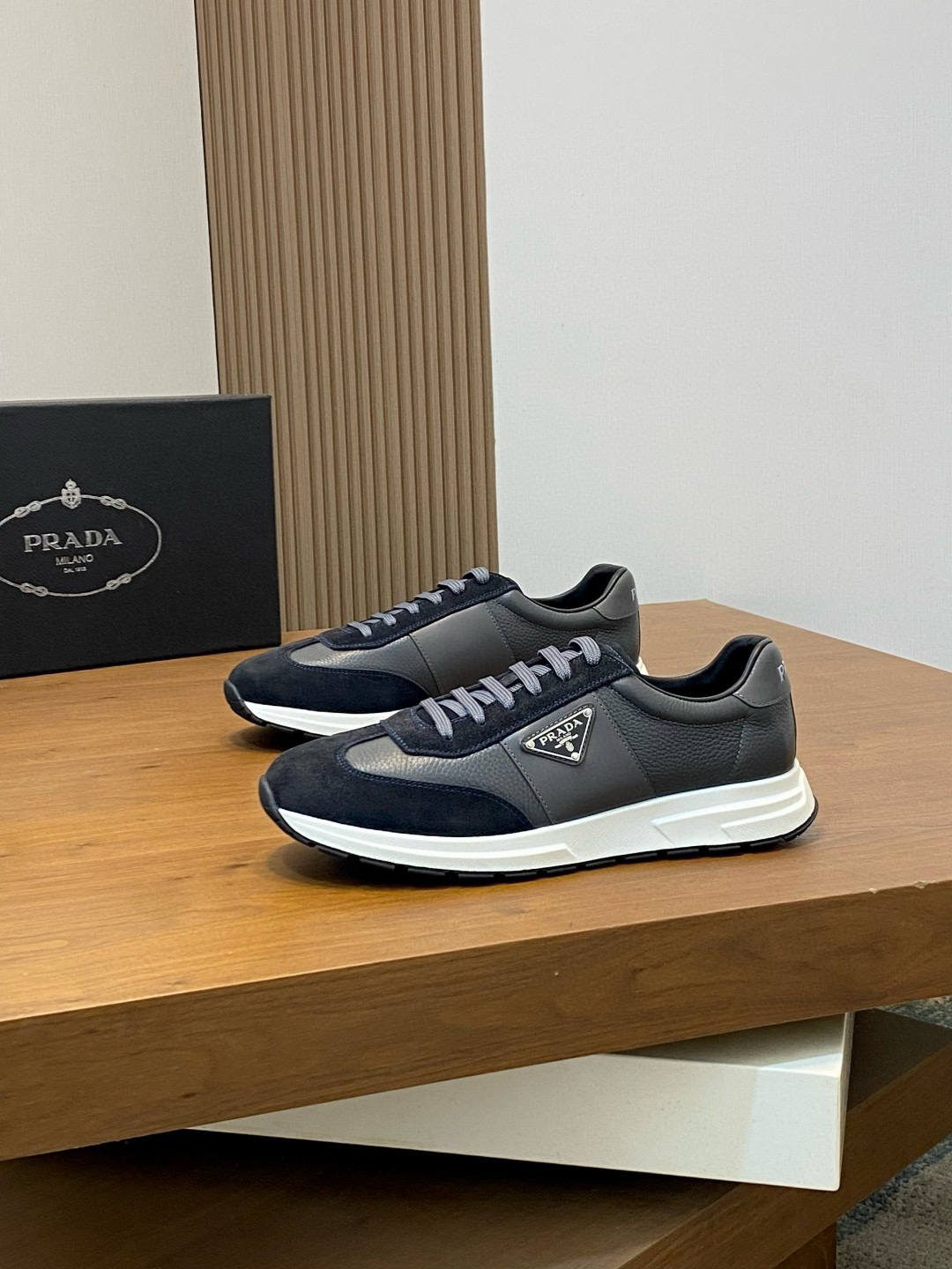 프라다 Prada 스니커즈