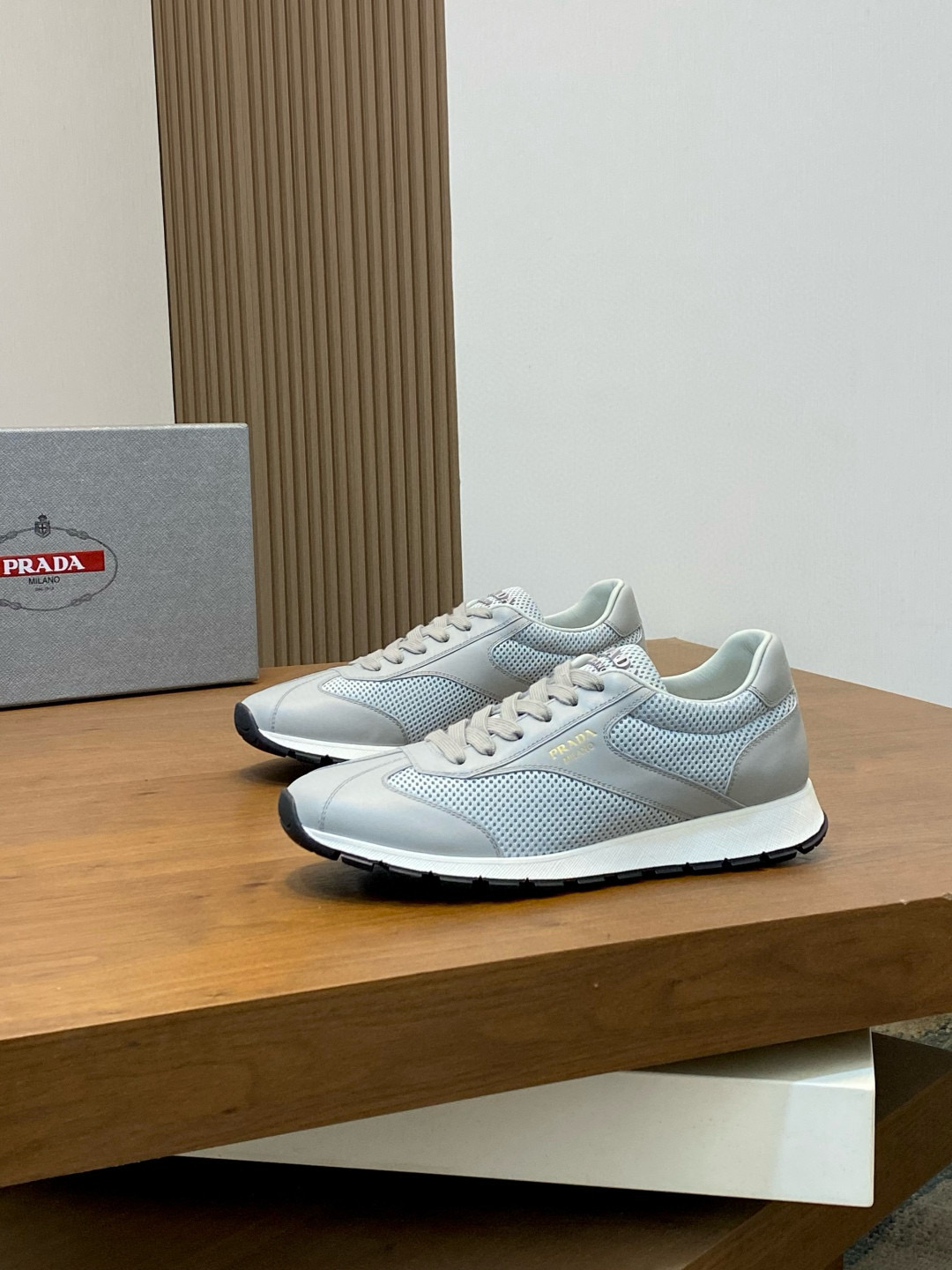 프라다 Prada 스니커즈