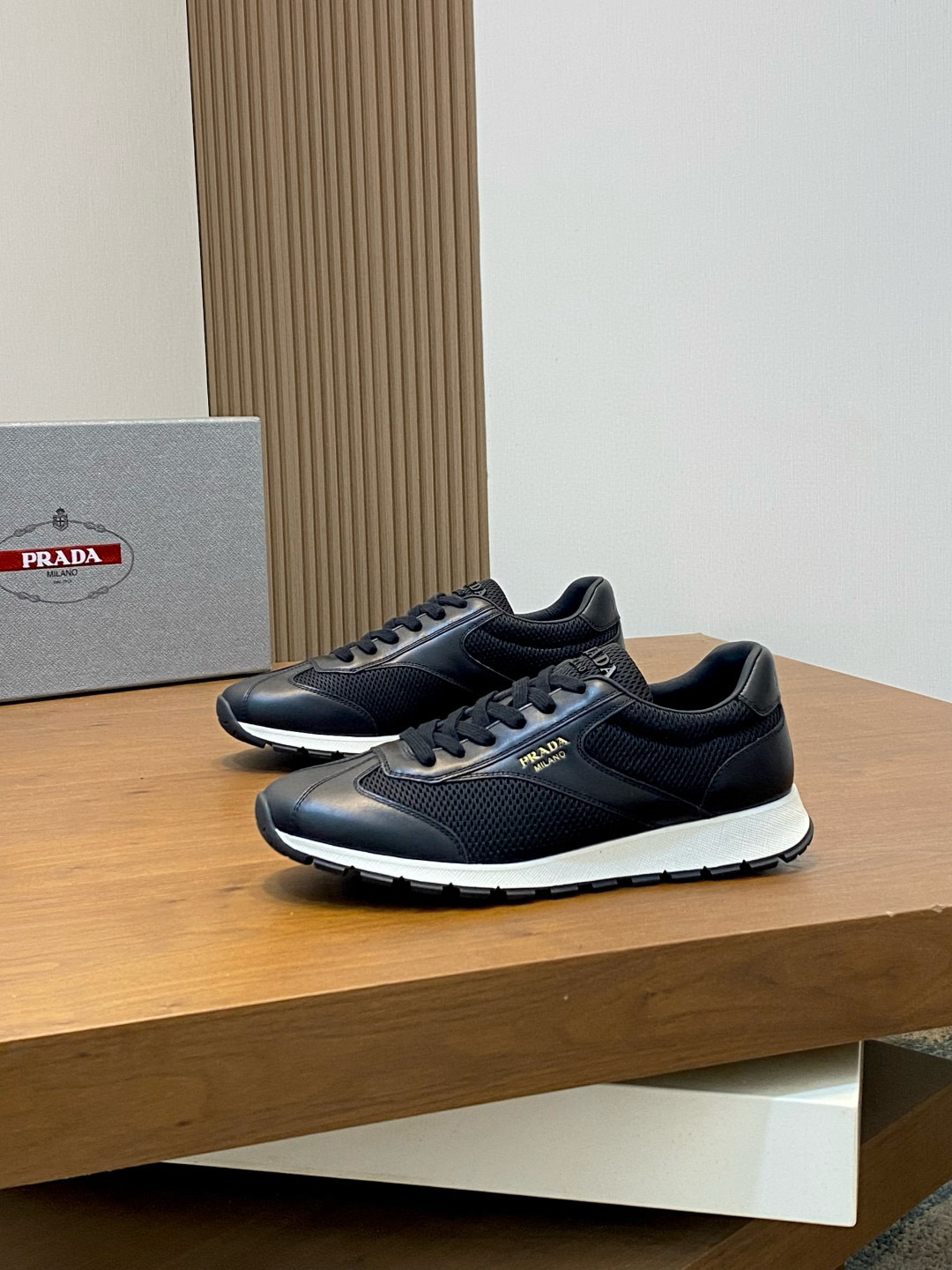 프라다 Prada 스니커즈