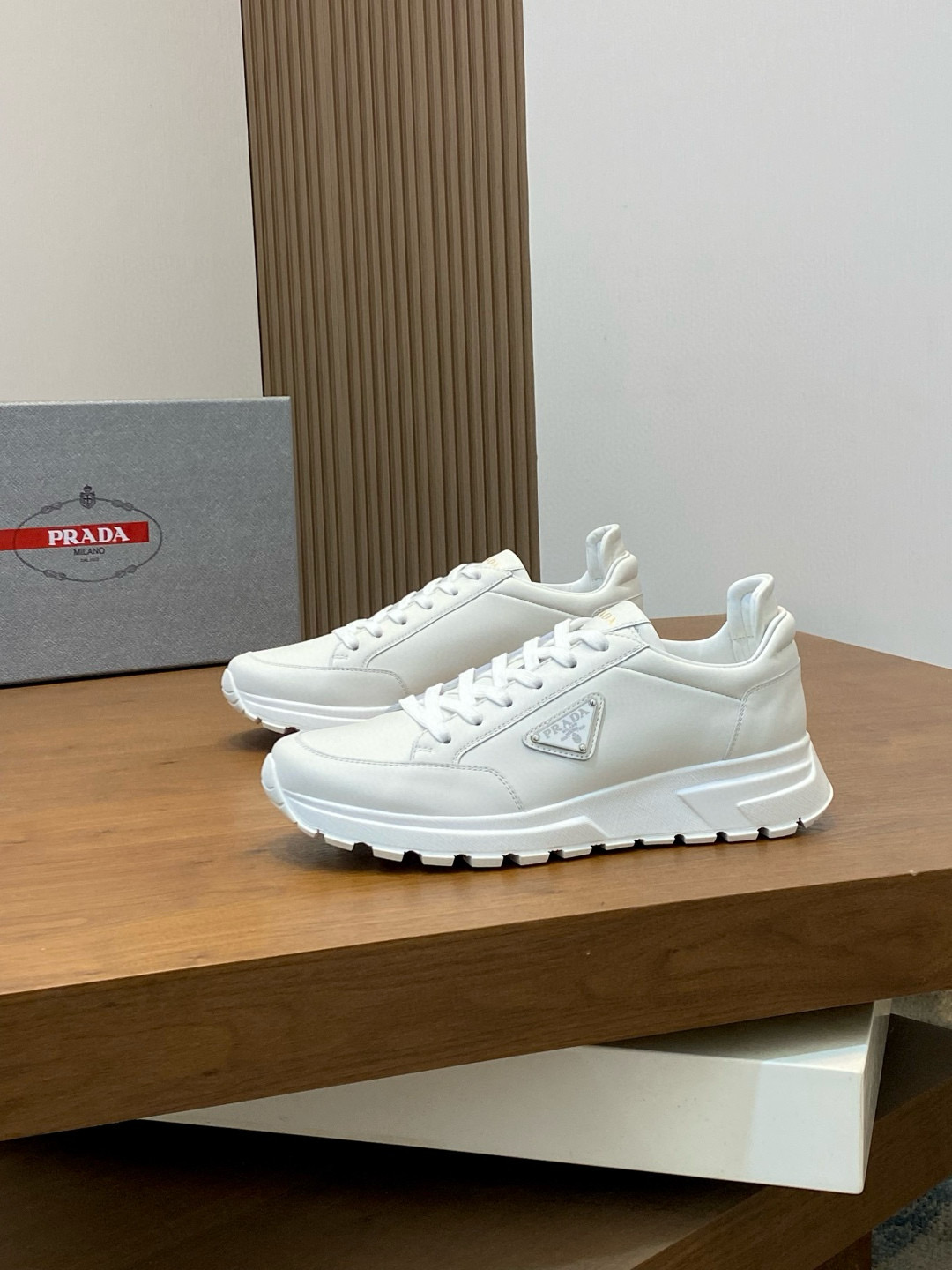 프라다 Prada 스니커즈