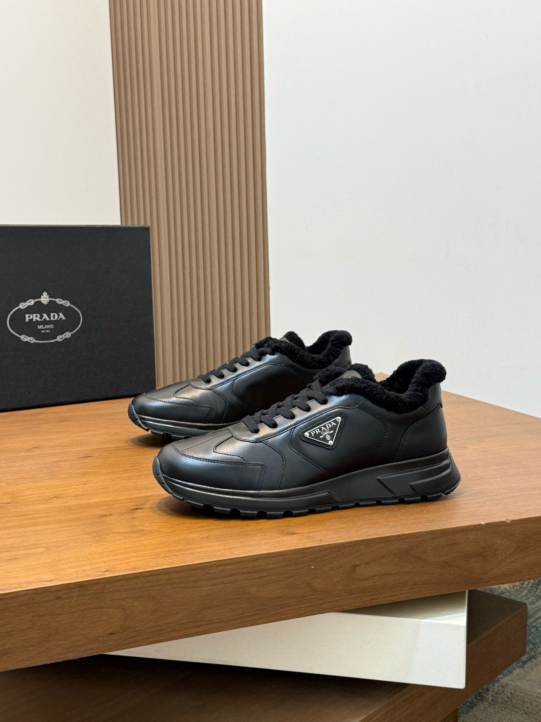 프라다 Prada 스니커즈