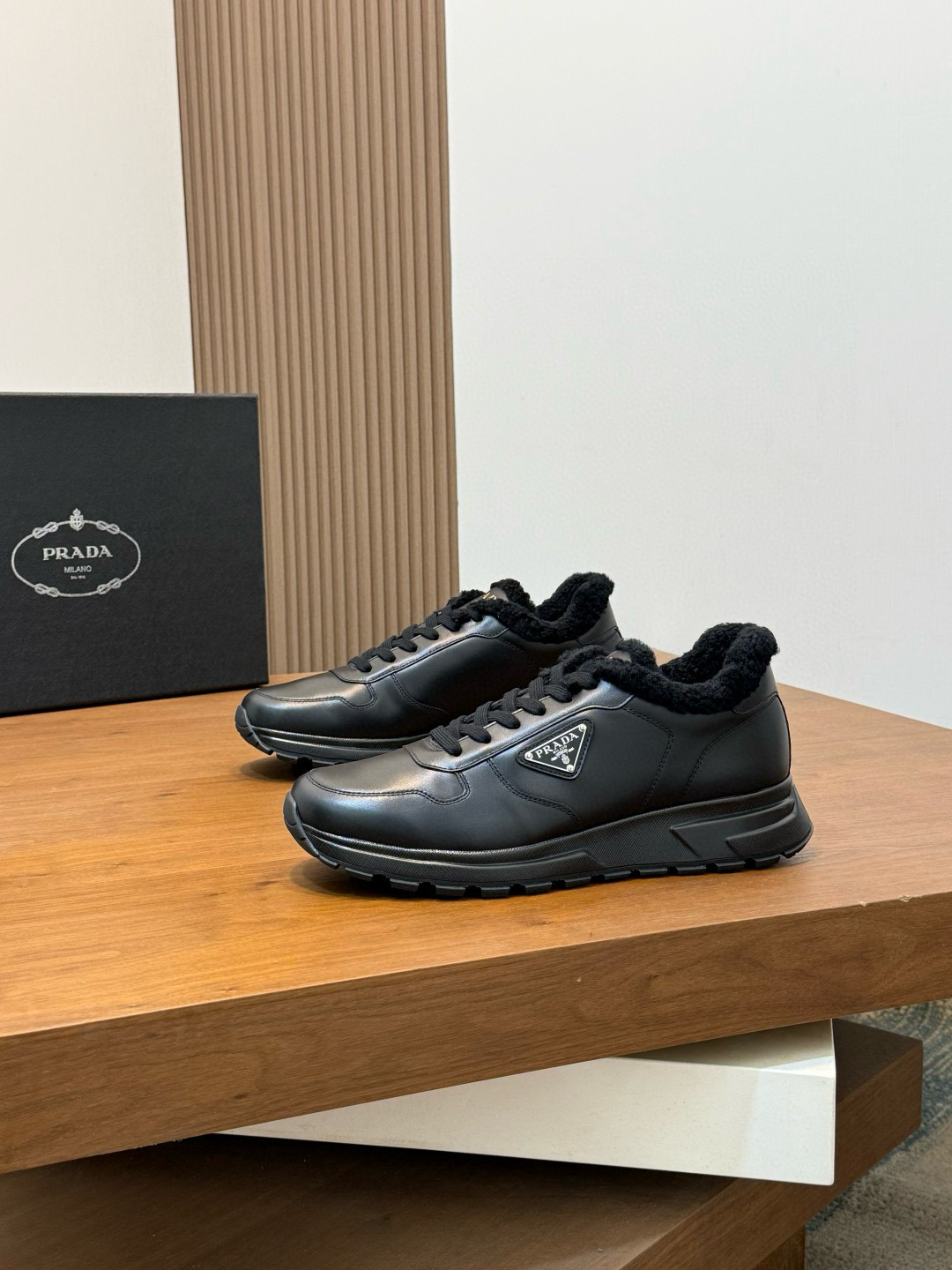 프라다 Prada 스니커즈