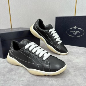 프라다 Prada 스니커즈 Black