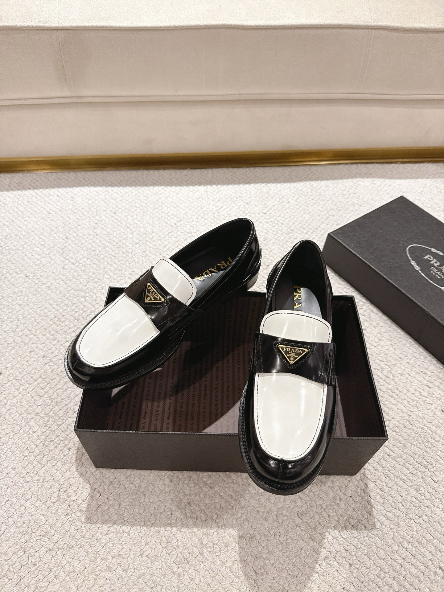 프라다 Prada 로퍼 슈즈