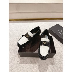프라다 Prada 로퍼 슈즈