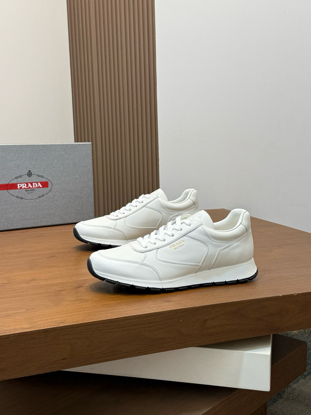 프라다 Prada 스니커즈
