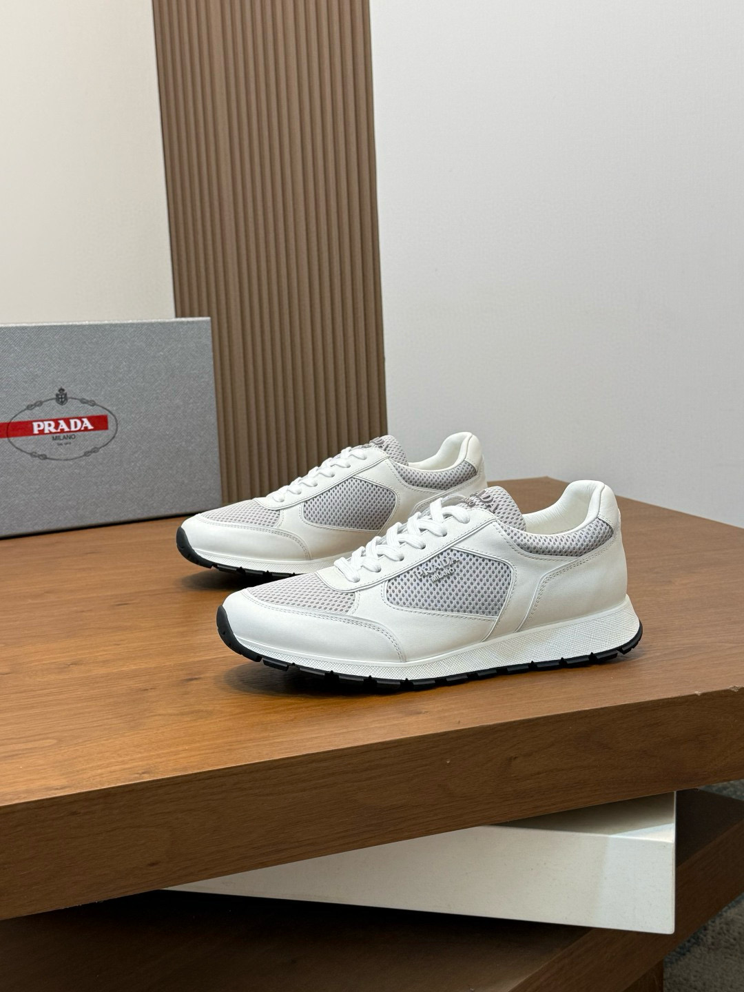 프라다 Prada 스니커즈