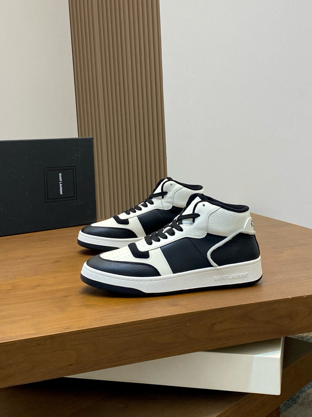 생로랑 Saint Laurent 스니커즈