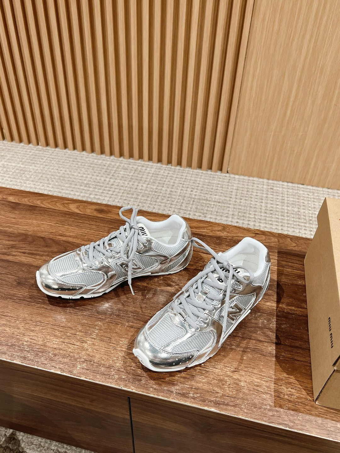 미우 미우 Miu Miu X New Balance 530# 스니커즈