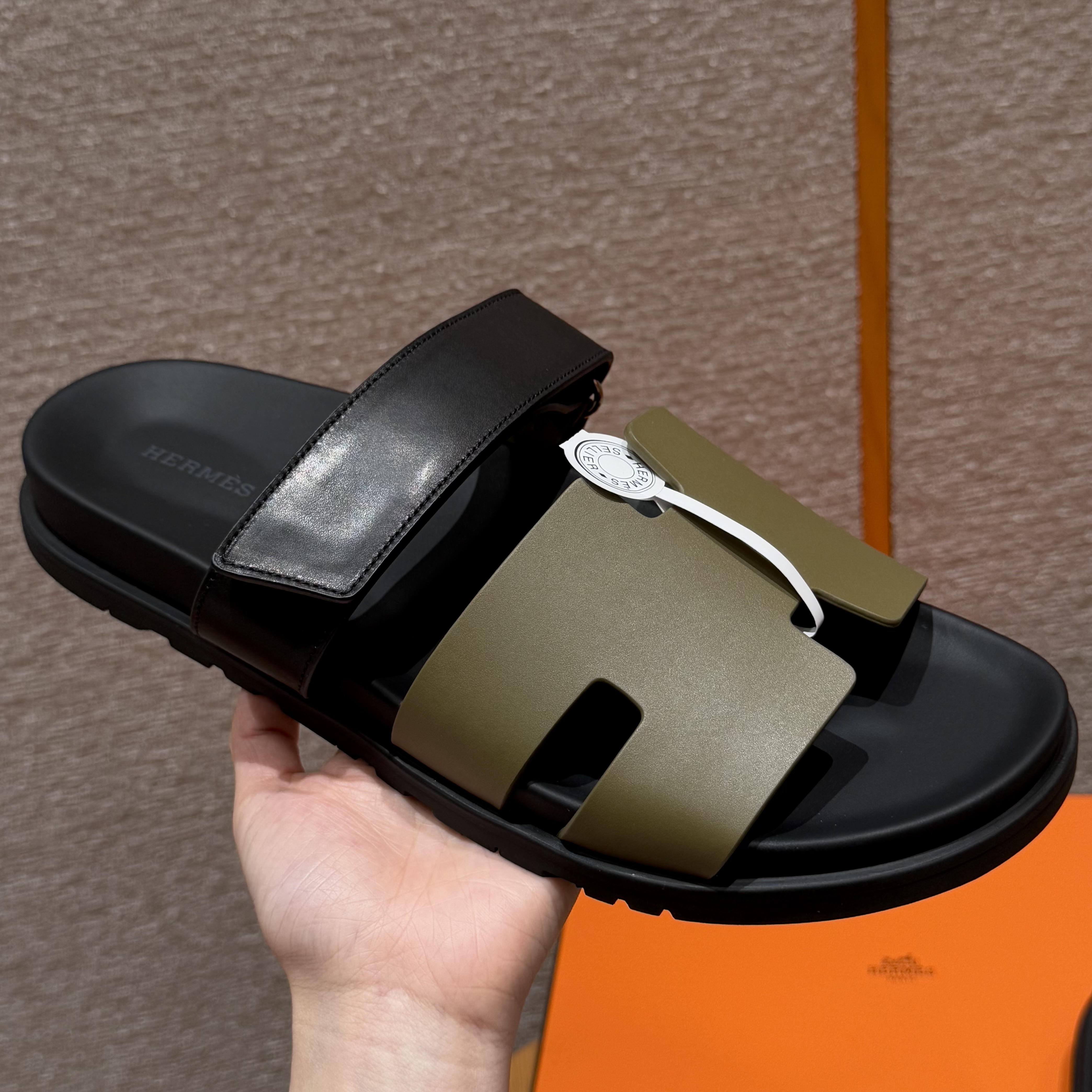 에르메스 Hermes 180 Chypre Sandal lambskin&Army green and Noir