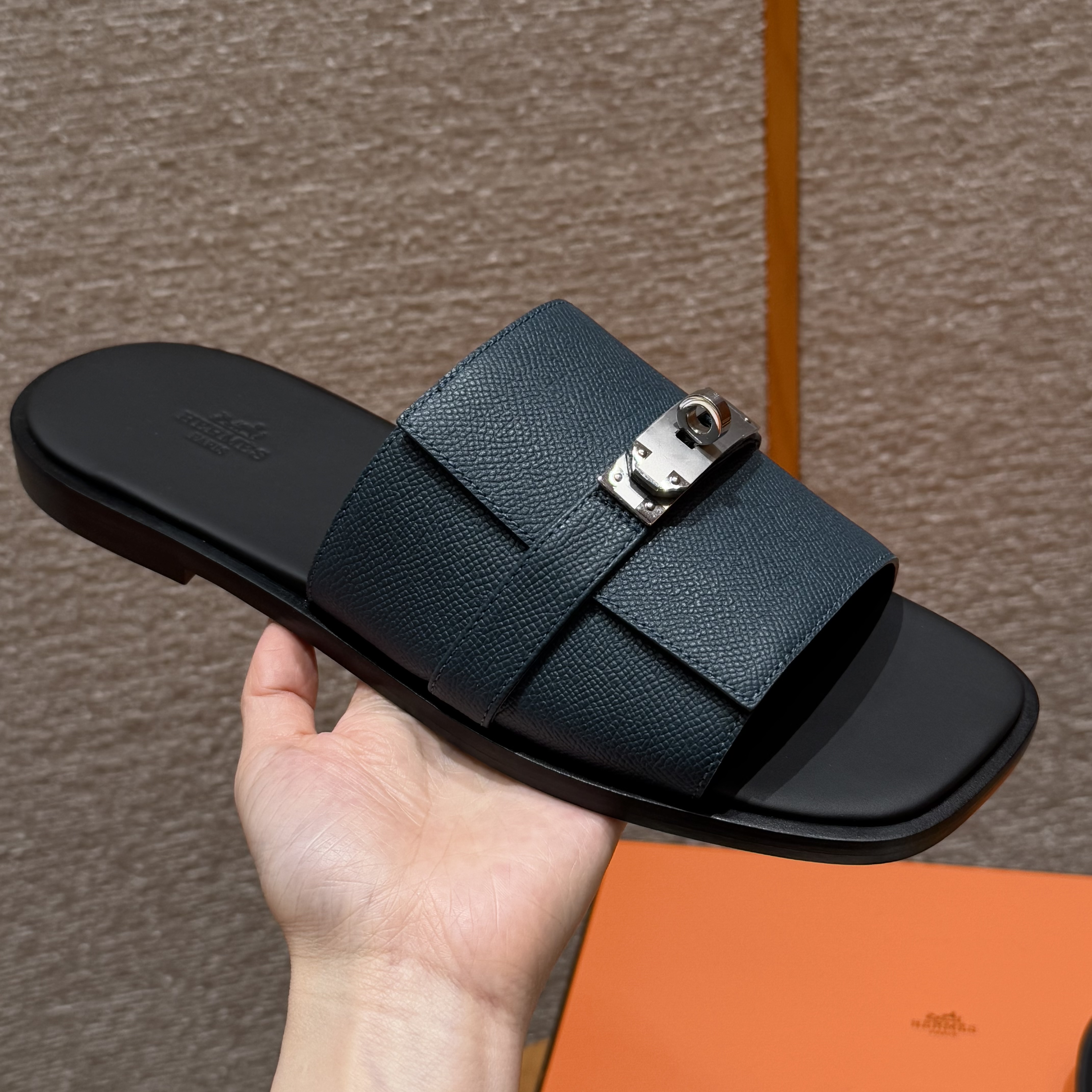 에르메스 Hermes 183 Gabriel sandal Epsom&Marine