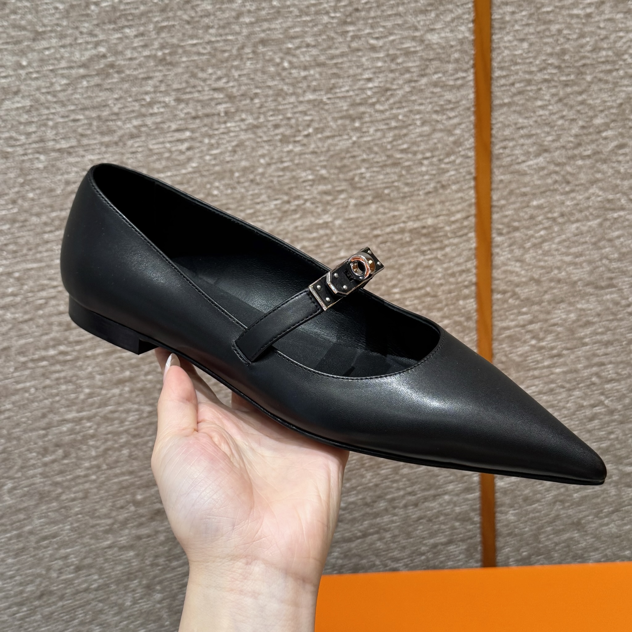 에르메스 Hermes 335 Kelly Ballet Flat Calfskin&89 Noir