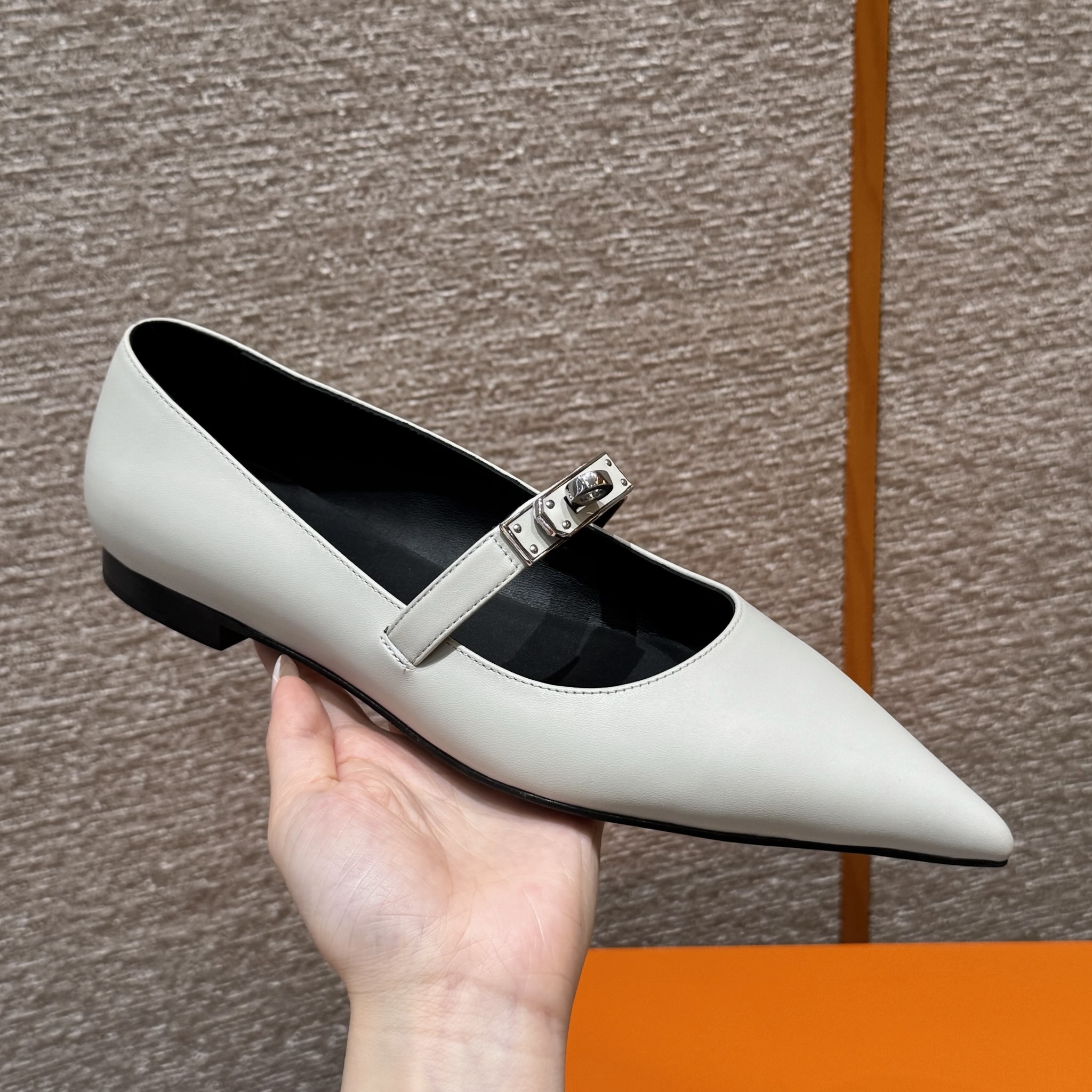 에르메스 Hermes 335 Kelly Ballet Flat Calfskin&Light gray
