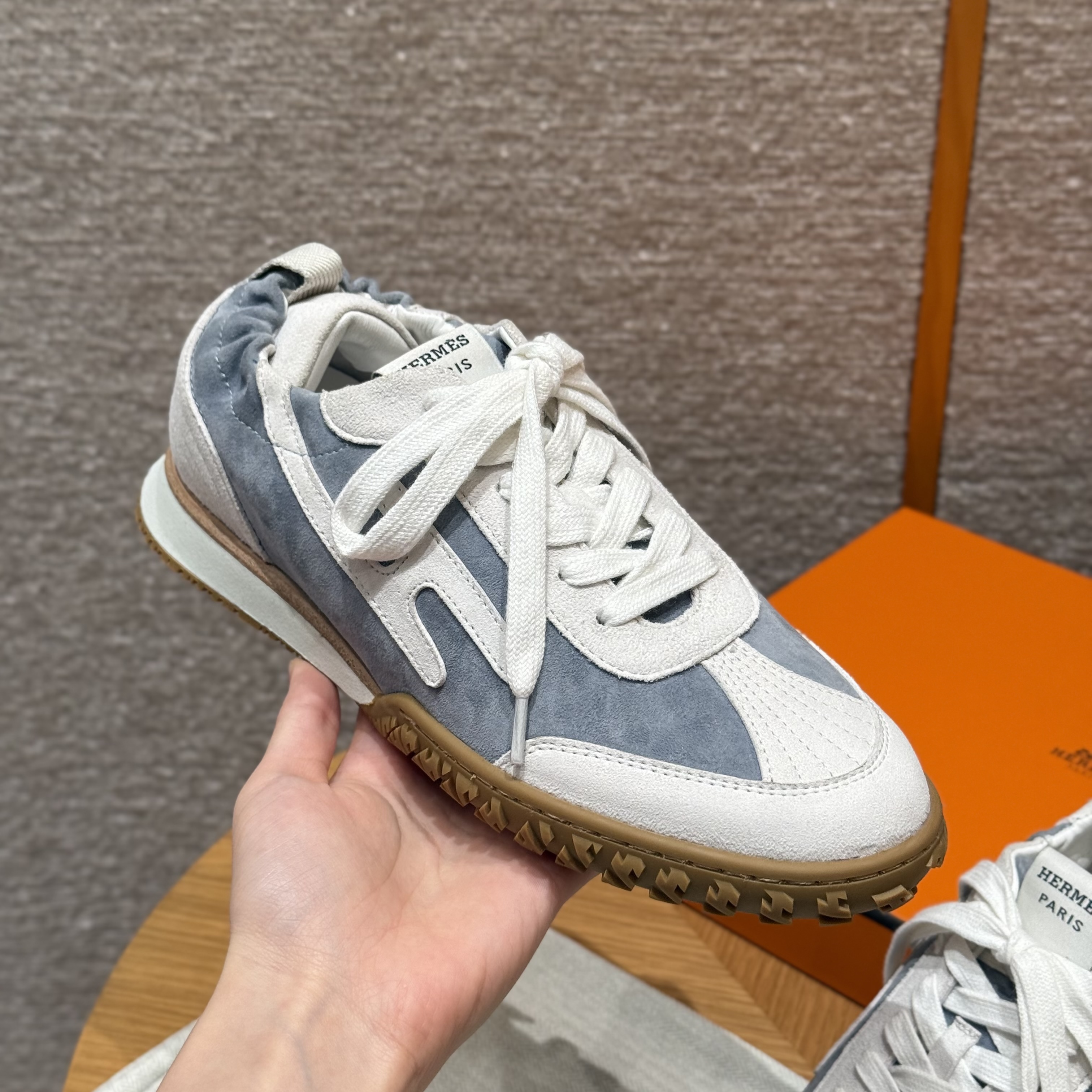 에르메스 Hermes 618 Jet Sneaker Chamois&Cloud gray
