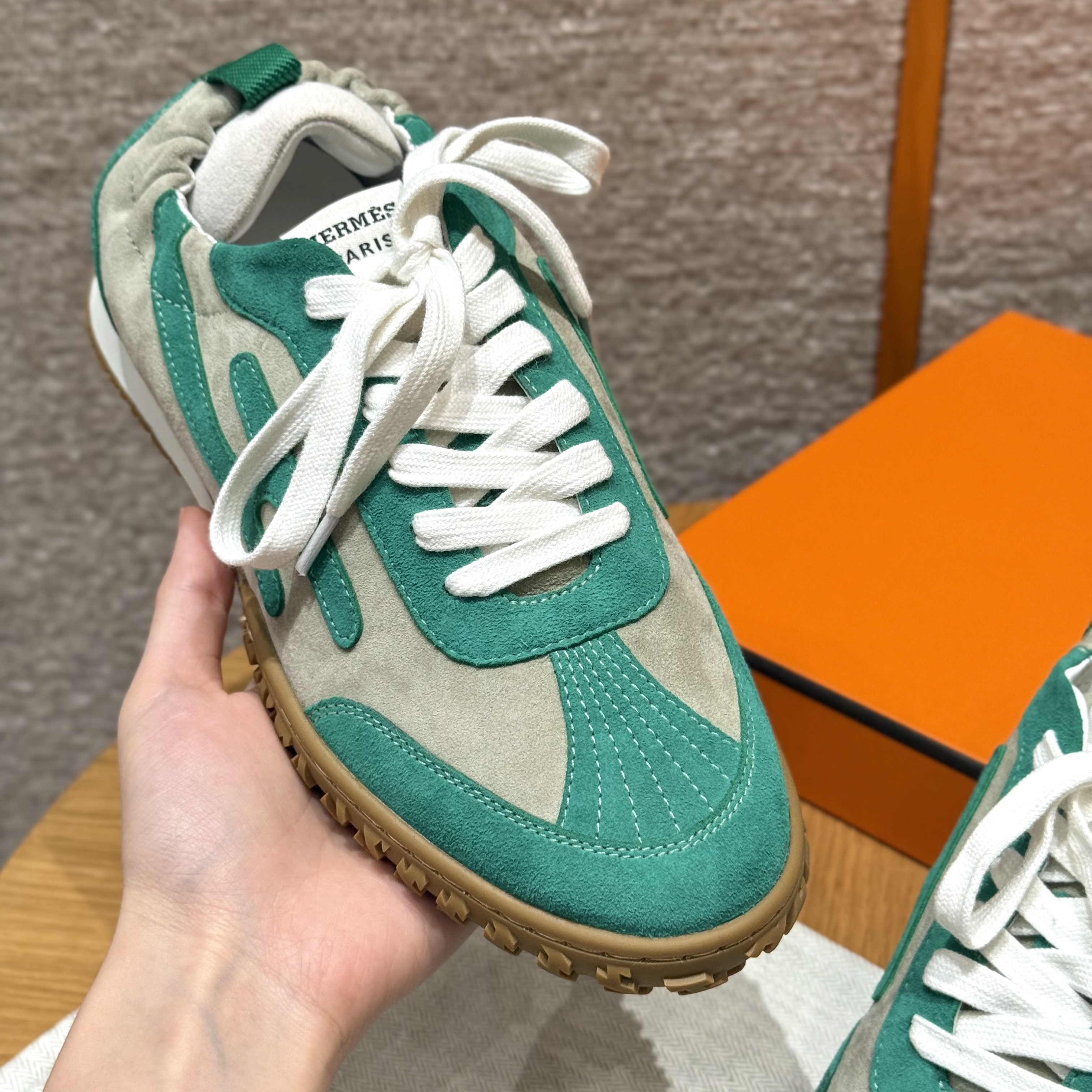 에르메스 Hermes 618 Jet Sneaker Chamois&Sea Green