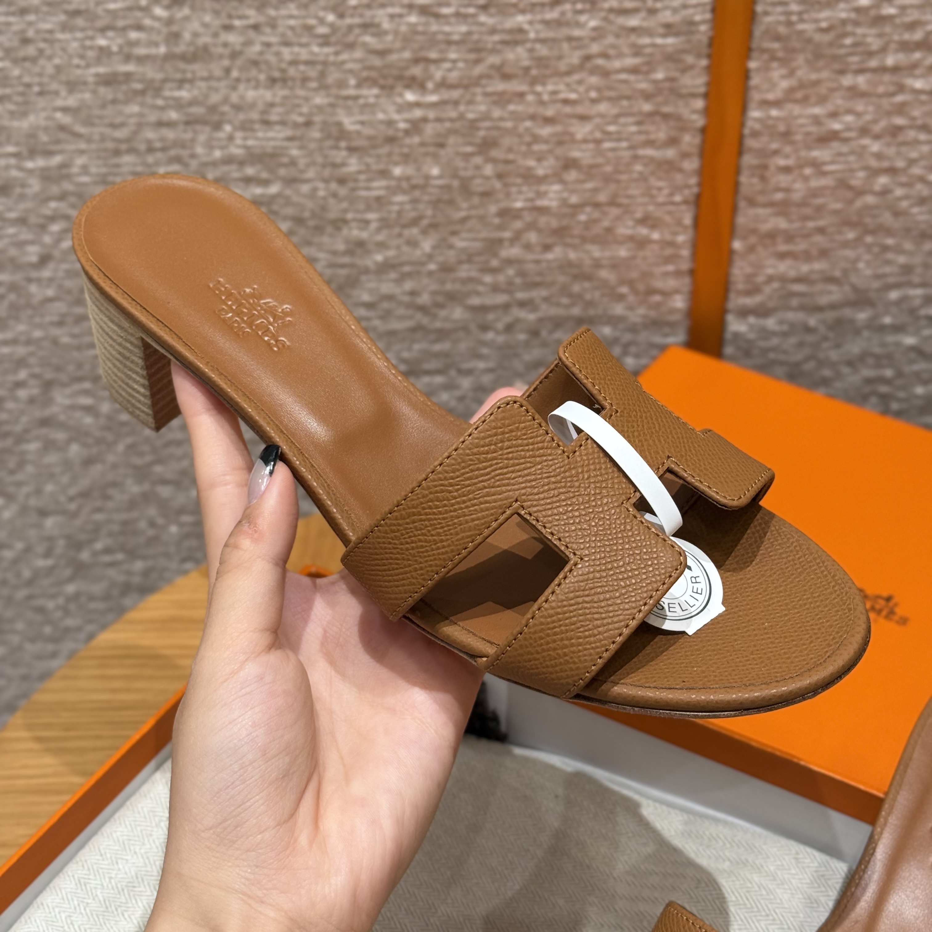 에르메스 Hermes 185 Oasis sandal Epsom&37 Gold