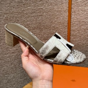 에르메스 Hermes 185 Oasis sandal Matte Alligator&01 Himalaya