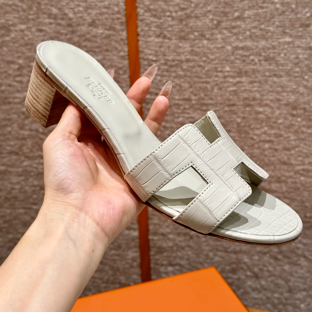 에르메스 Hermes 185 Oasis sandal Matte Alligator&8L Beton