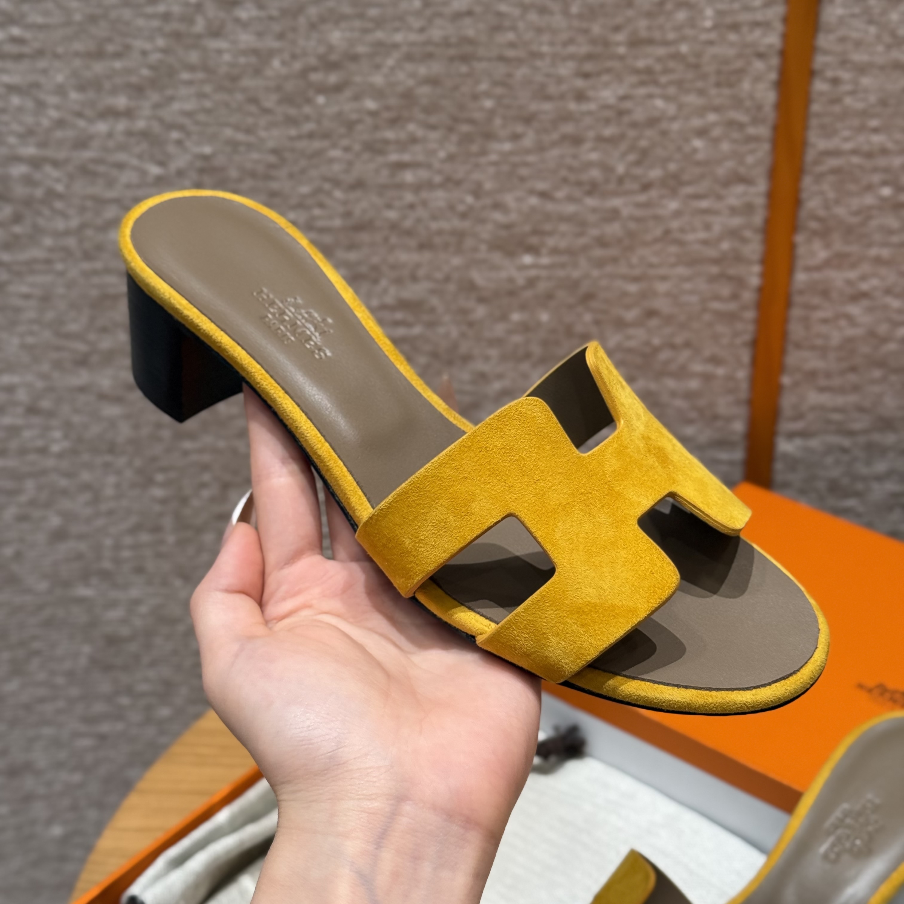 에르메스 Hermes 185 Oasis sandal Chamois&Yellow jade yellow