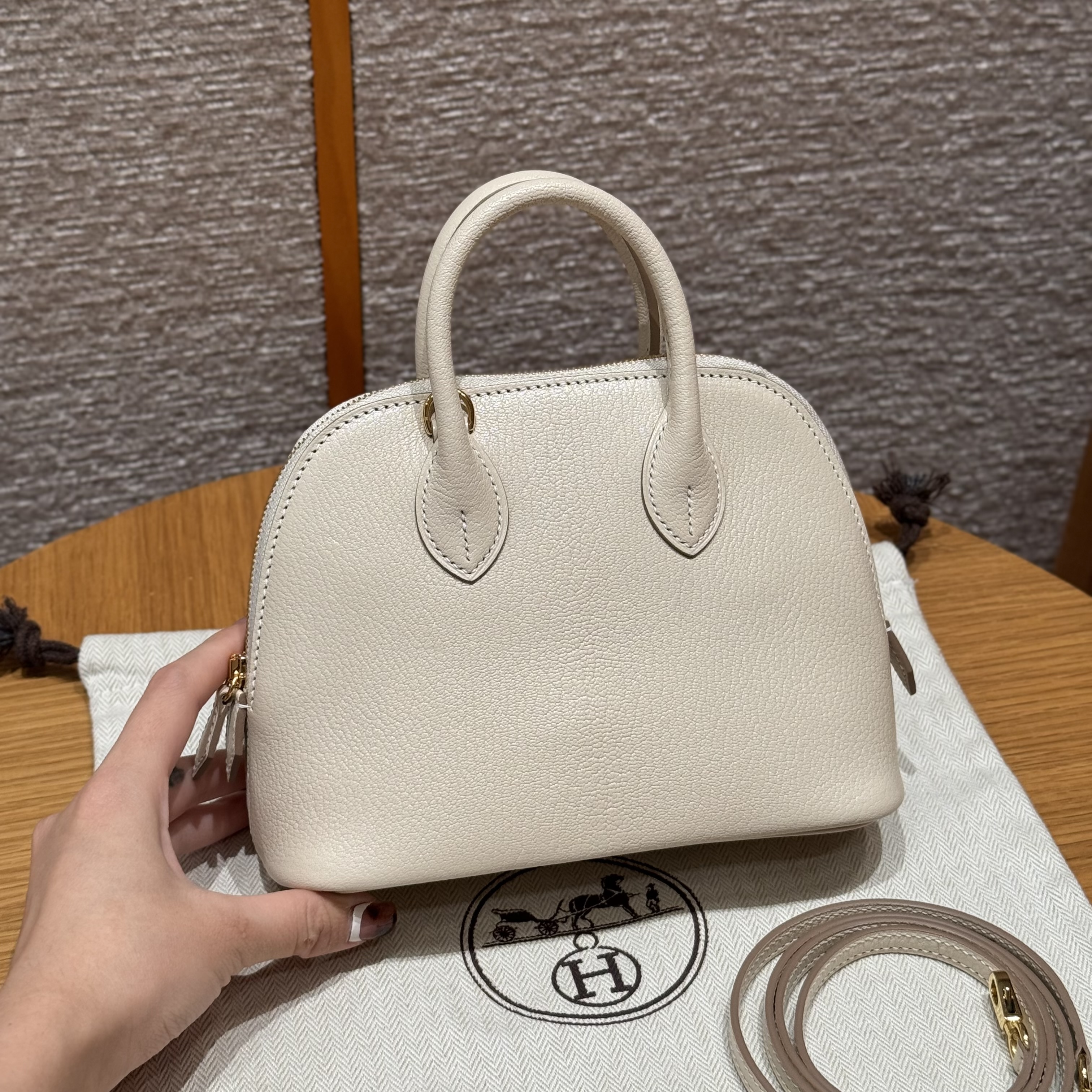 에르메스 Hermes Mini Bolide 18cm chèvre 10 Craie/gold