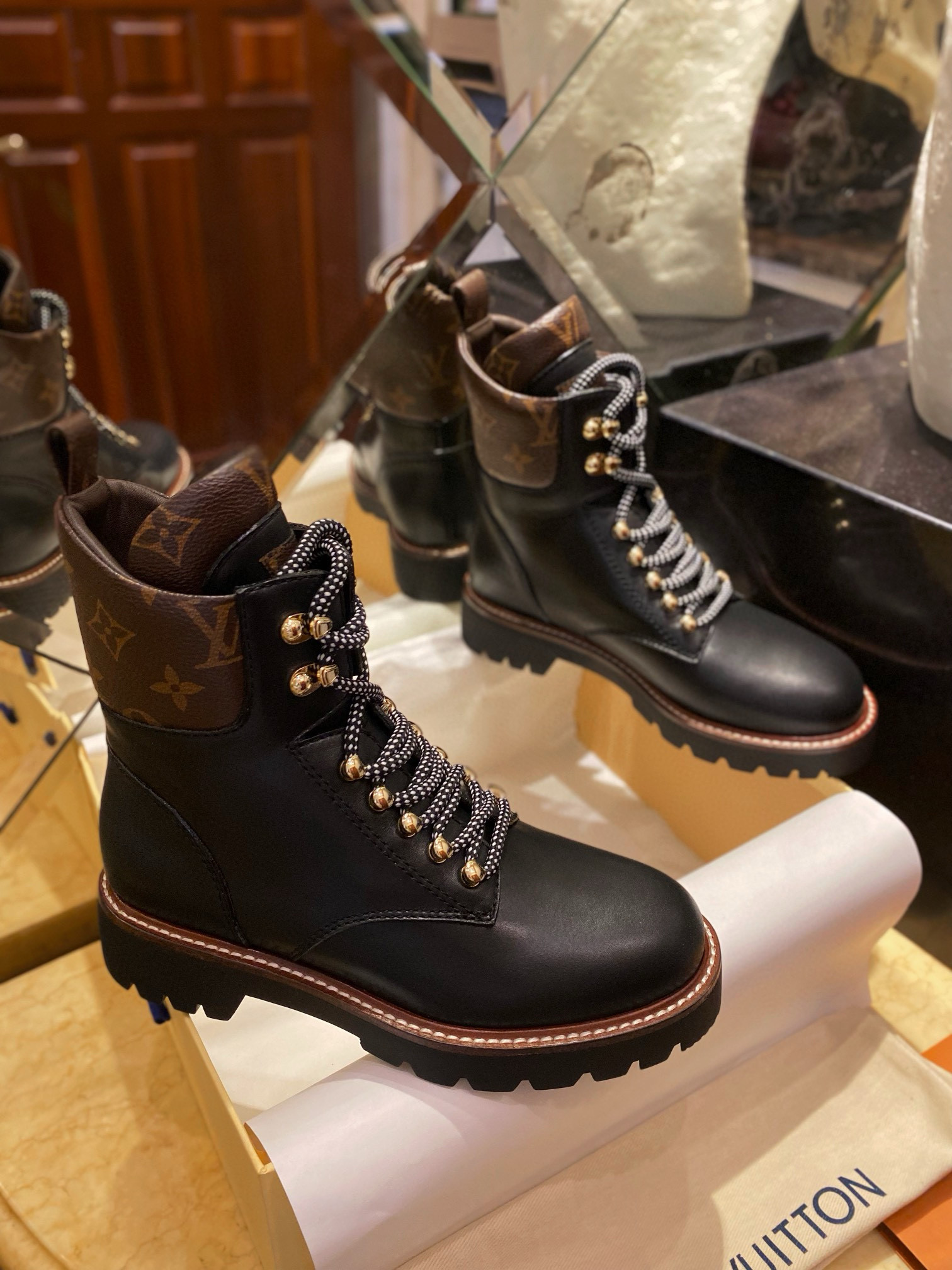 루이비통 Louis Vuitton 앵클 부츠