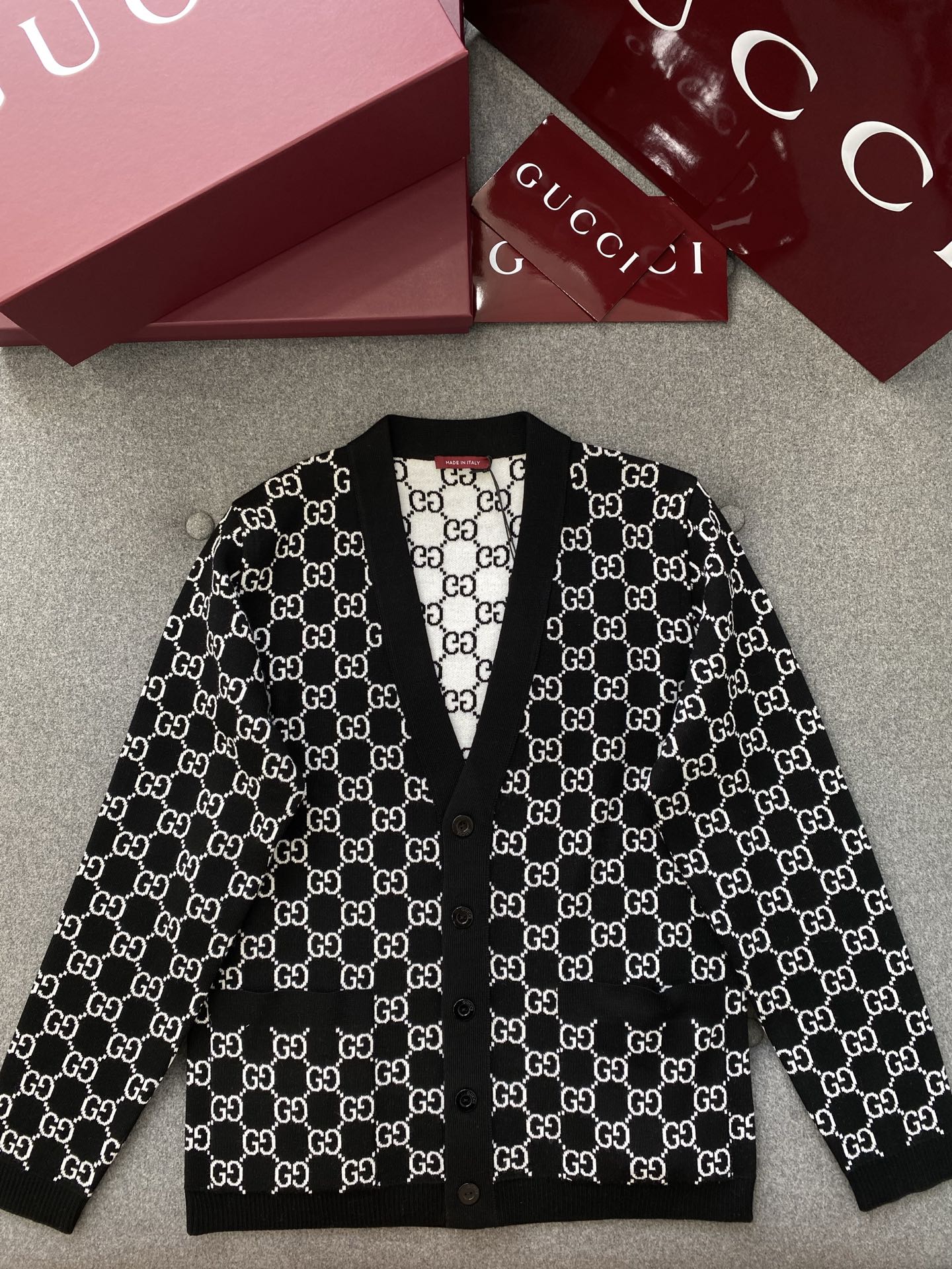 구찌 Gucci 양면 가디건