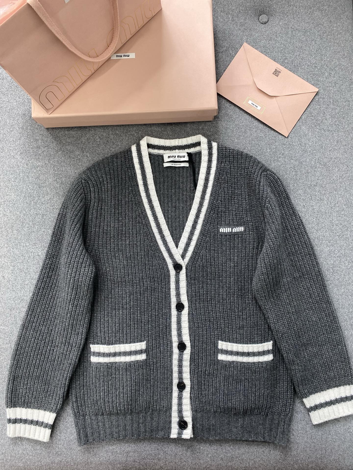 미우 미우 Miu Miu 가디건