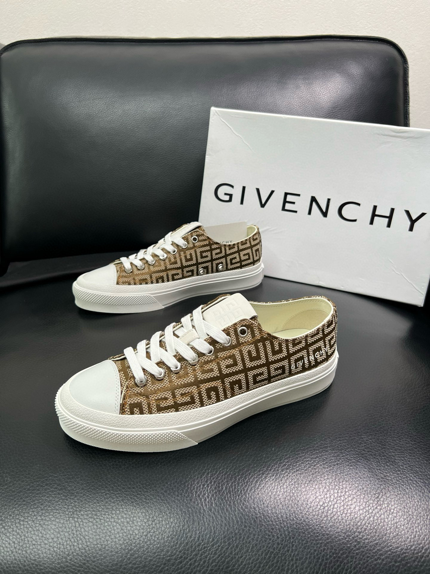 지방시 Givenchy 스니커즈