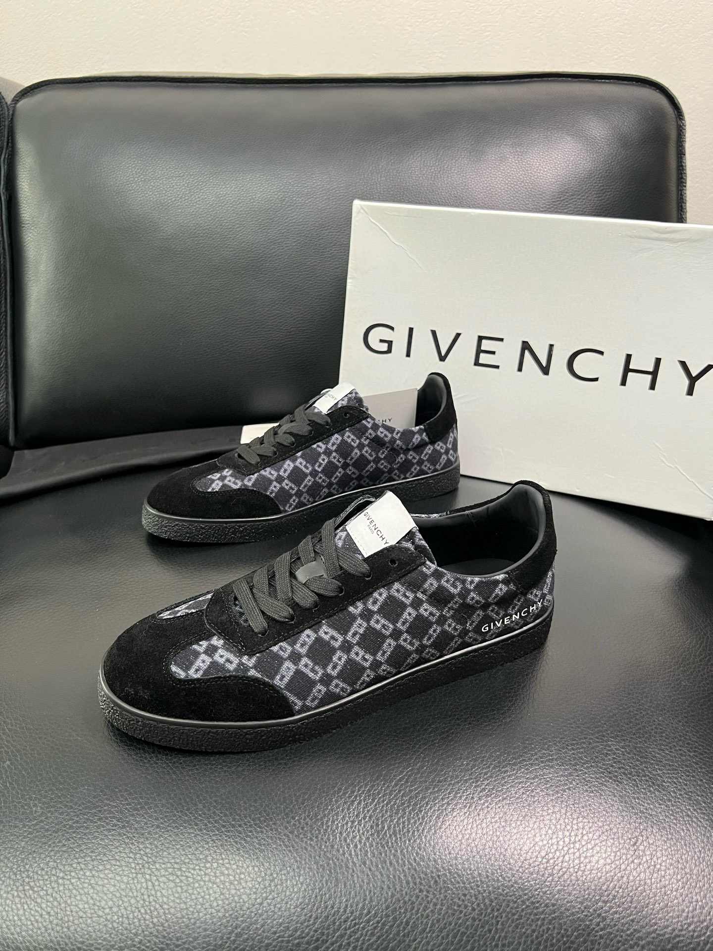 지방시 Givenchy 스니커즈