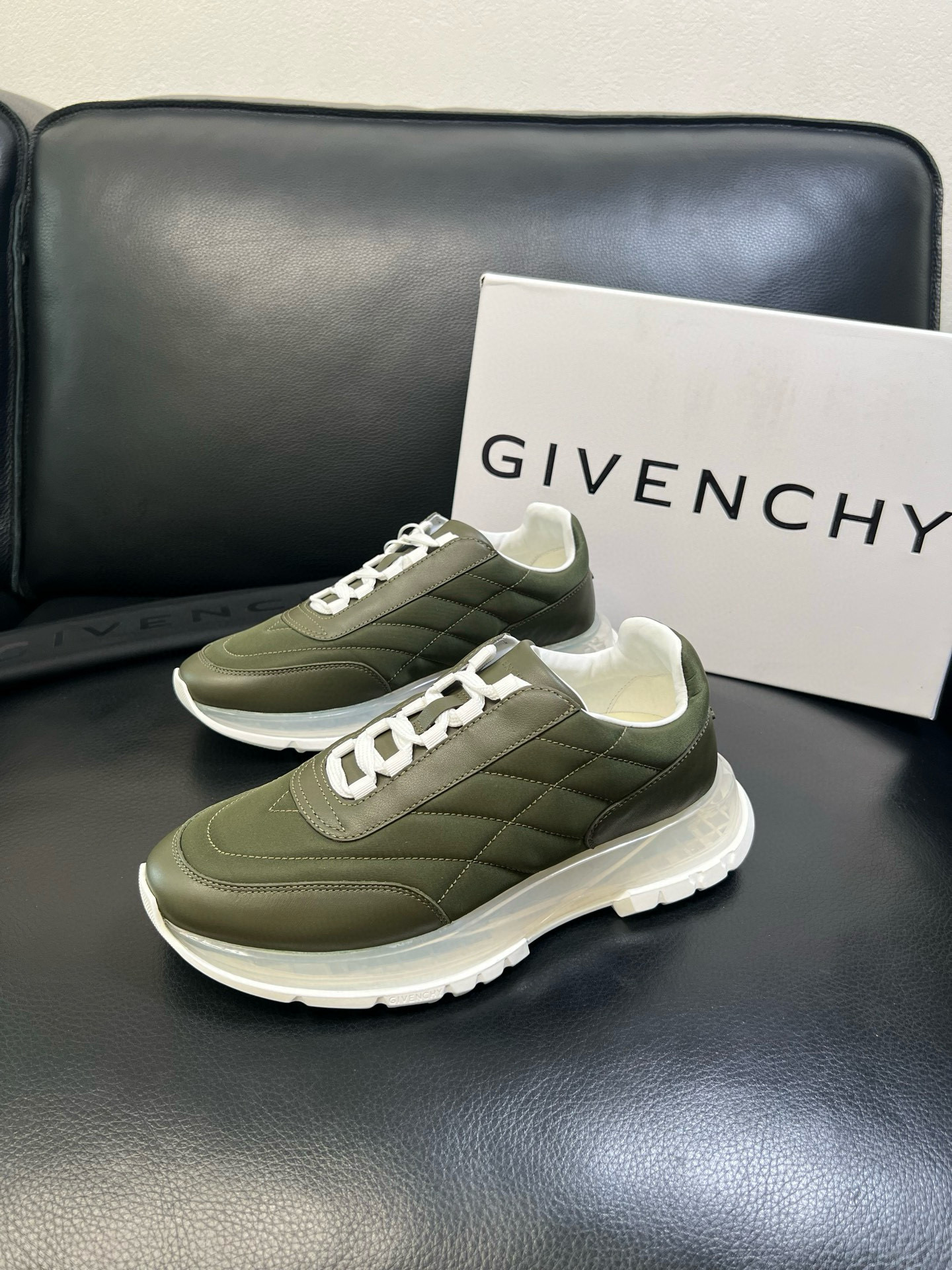 지방시 Givenchy 스니커즈