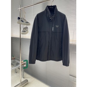 프라다 Prada 패딩。