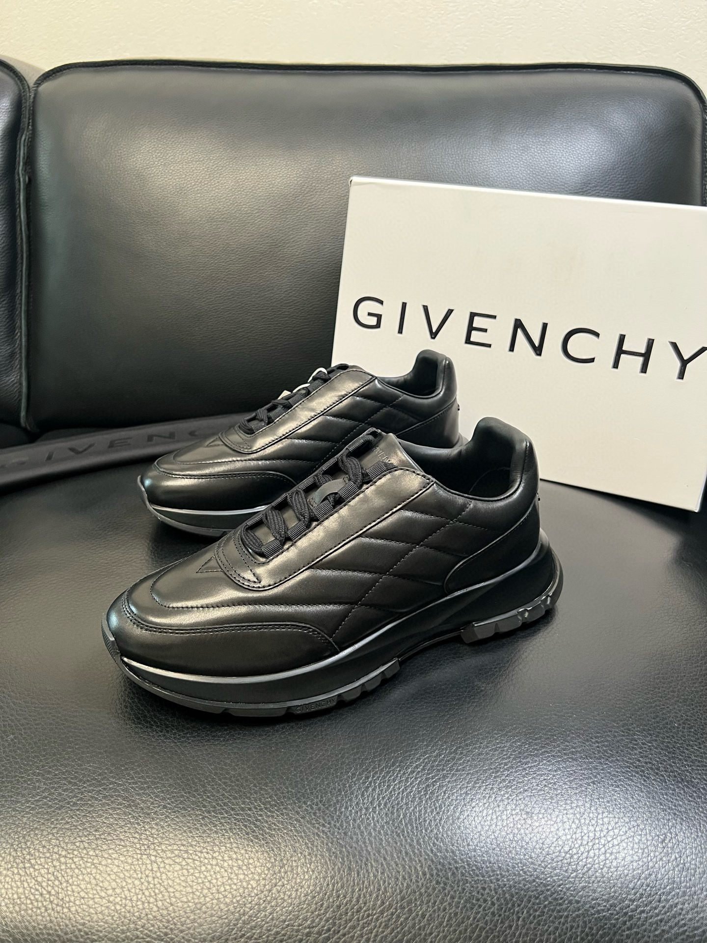 지방시 Givenchy 스니커즈
