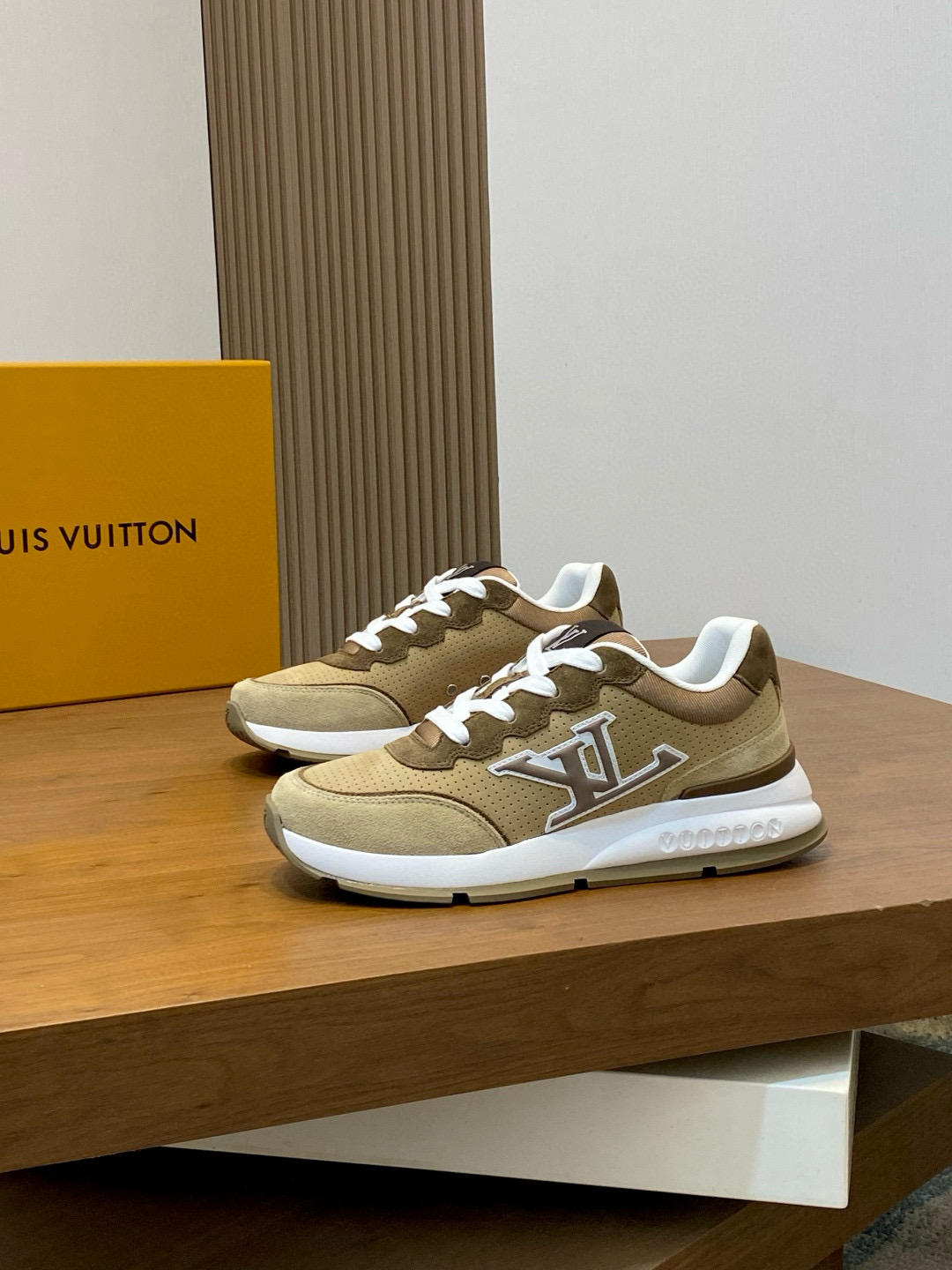 루이비통 Louis Vuitton Trainer 스니커즈
