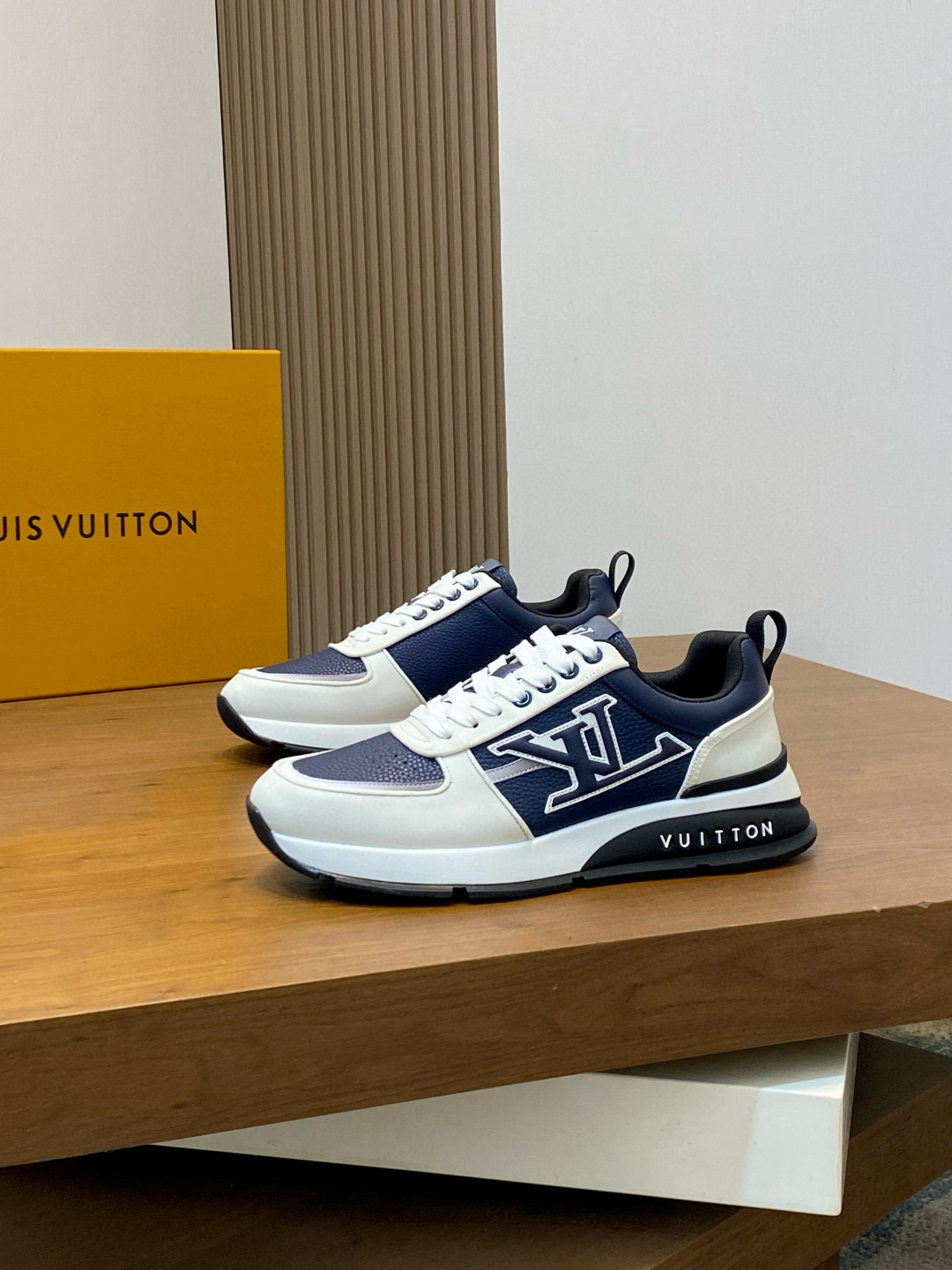 루이비통 Louis Vuitton Trainer 스니커즈