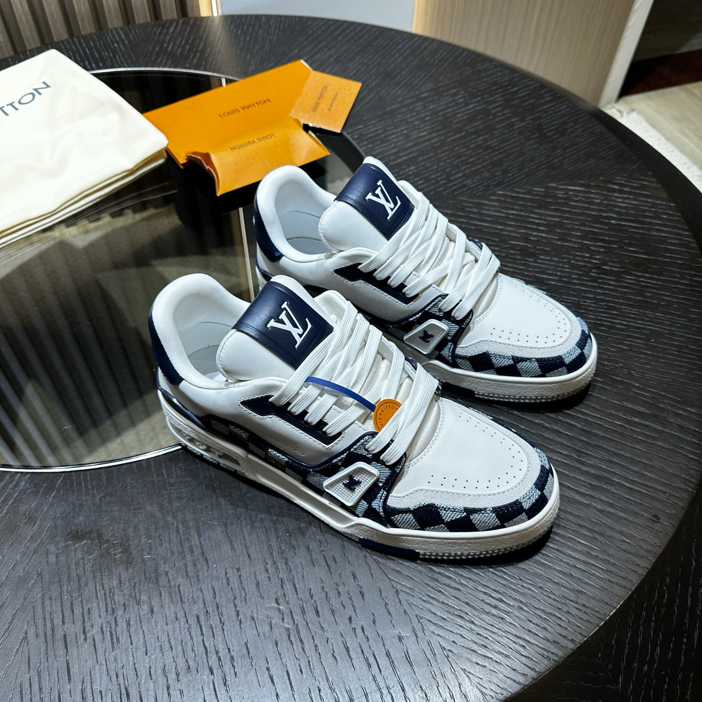 루이비통 Louis Vuitton Trainer 스니커즈