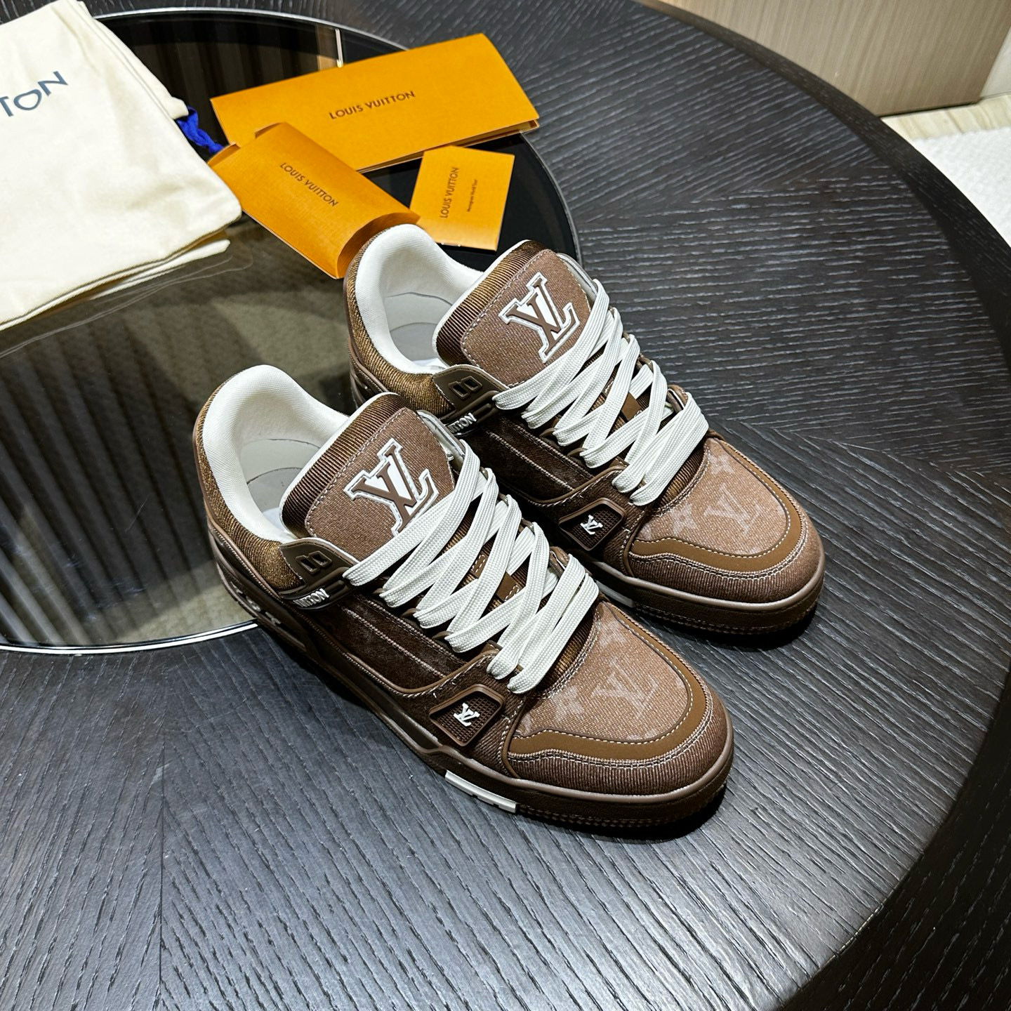 루이비통 Louis Vuitton Trainer 스니커즈