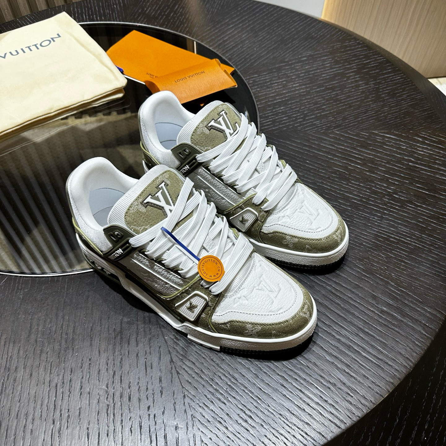 루이비통 Louis Vuitton Trainer 스니커즈