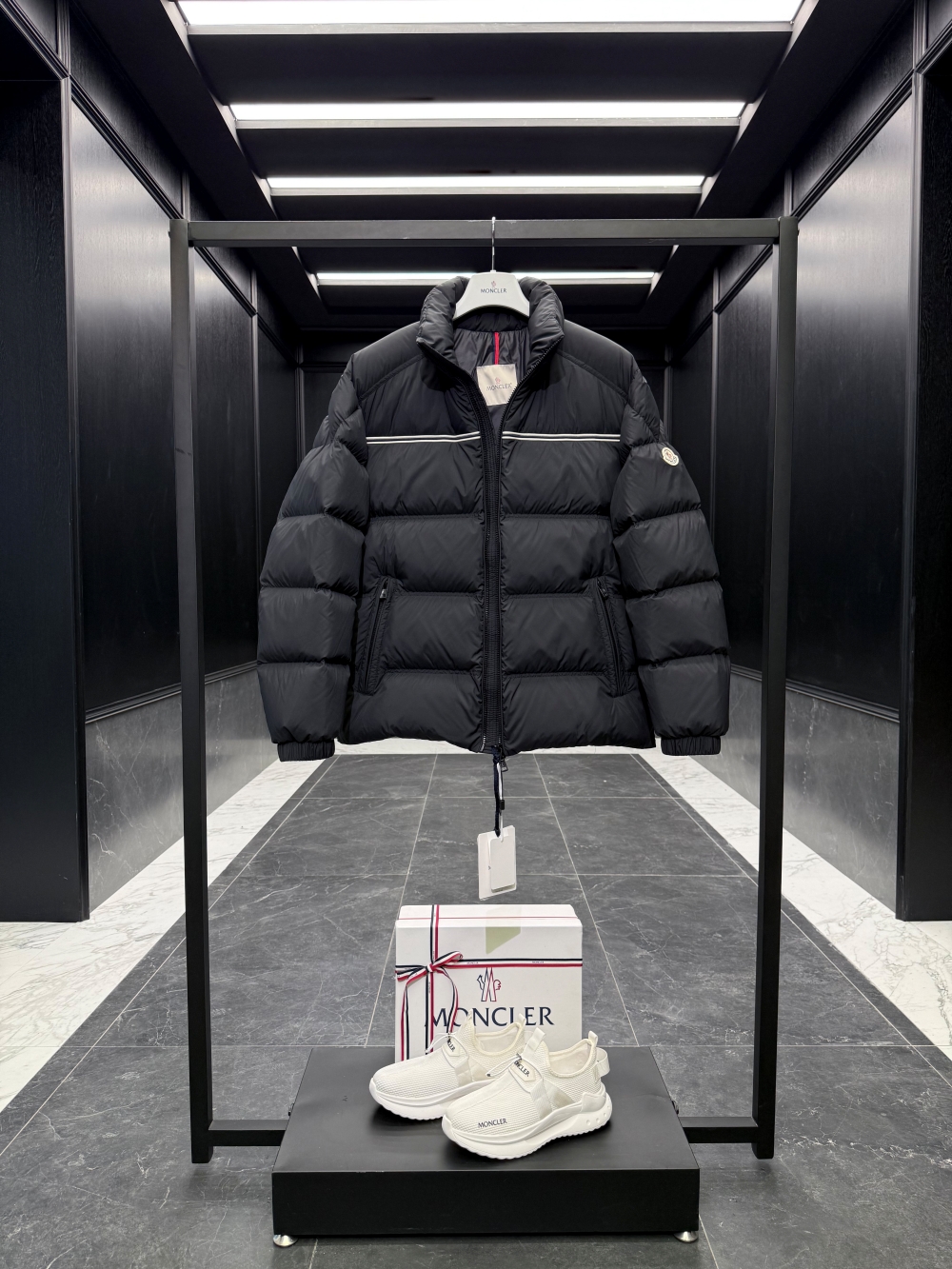 몽클레어 Moncler Bouvaque  다운재킷。