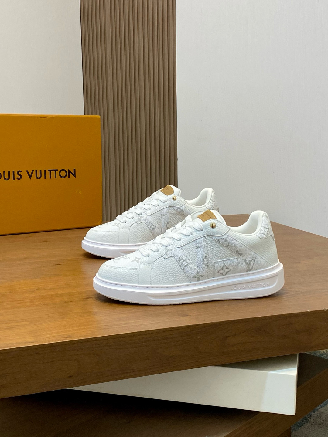 루이비통 Louis Vuitton 스니커즈