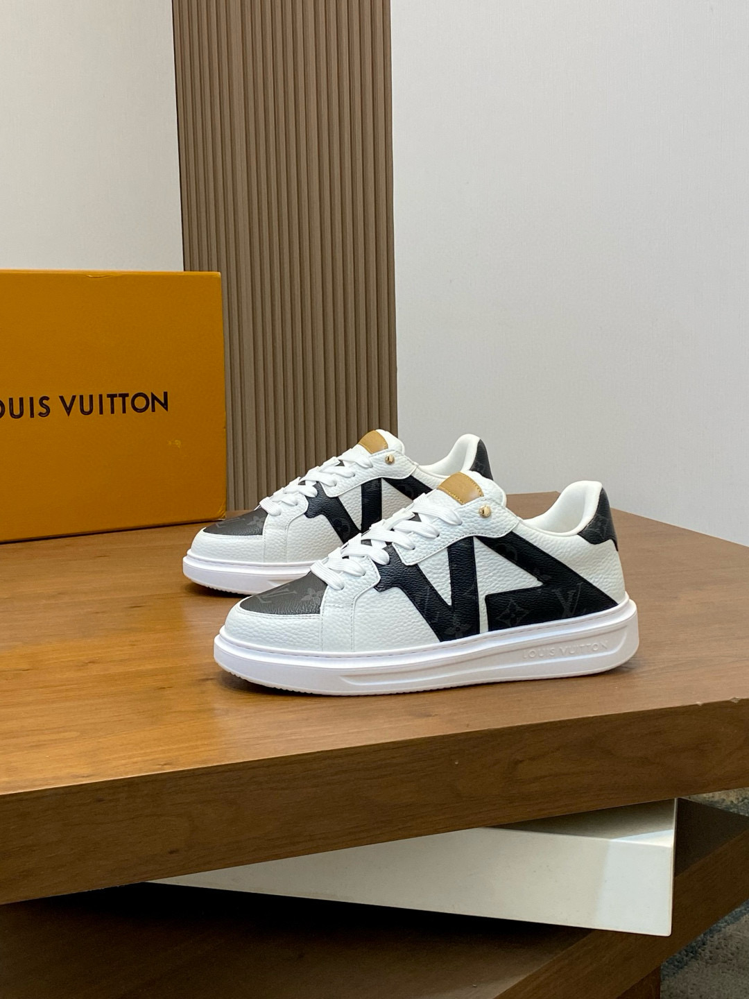 루이비통 Louis Vuitton 스니커즈