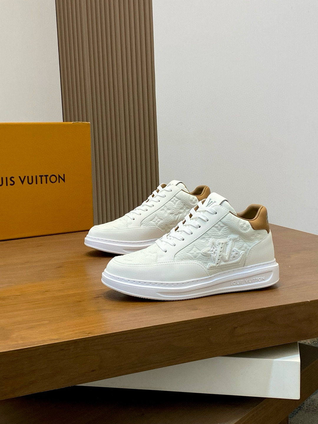 루이비통 Louis Vuitton 스니커즈