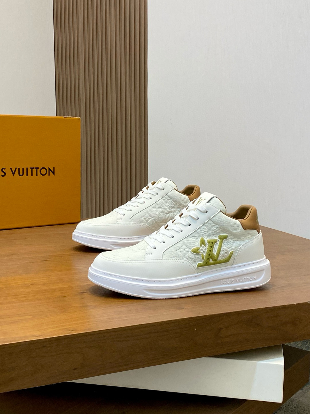 루이비통 Louis Vuitton 스니커즈