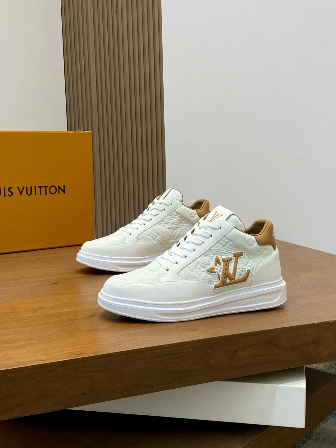 루이비통 Louis Vuitton 스니커즈