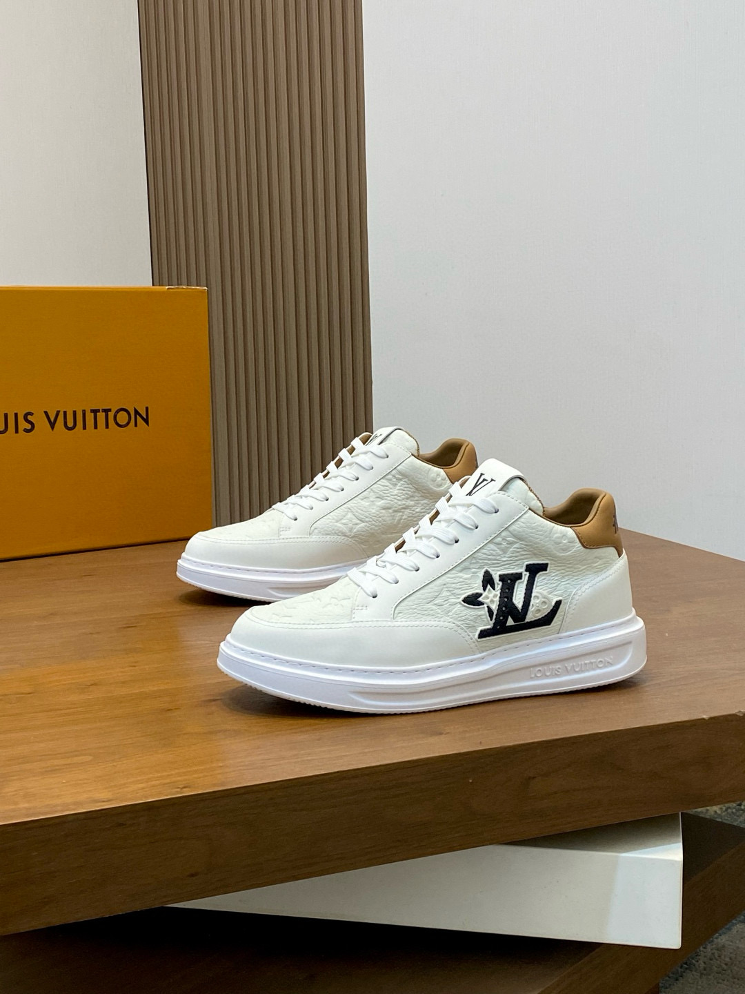 루이비통 Louis Vuitton 스니커즈