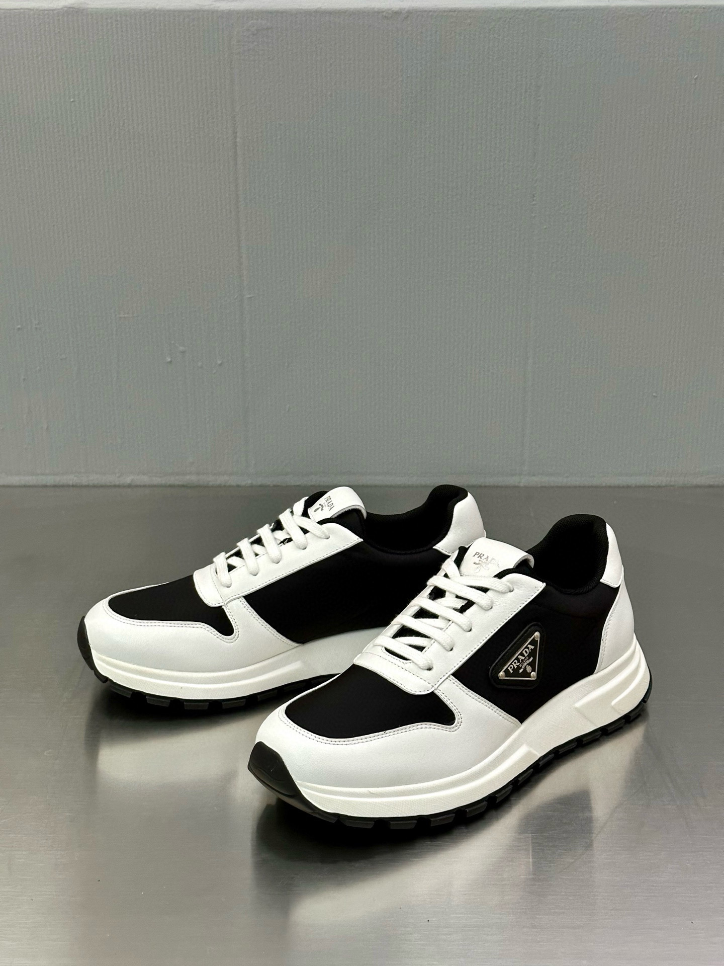 프라다 Prada 스니커즈